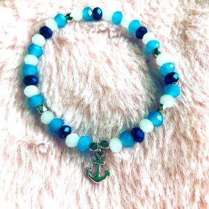 Anchor beaded bracelet w/blue and white glass beads